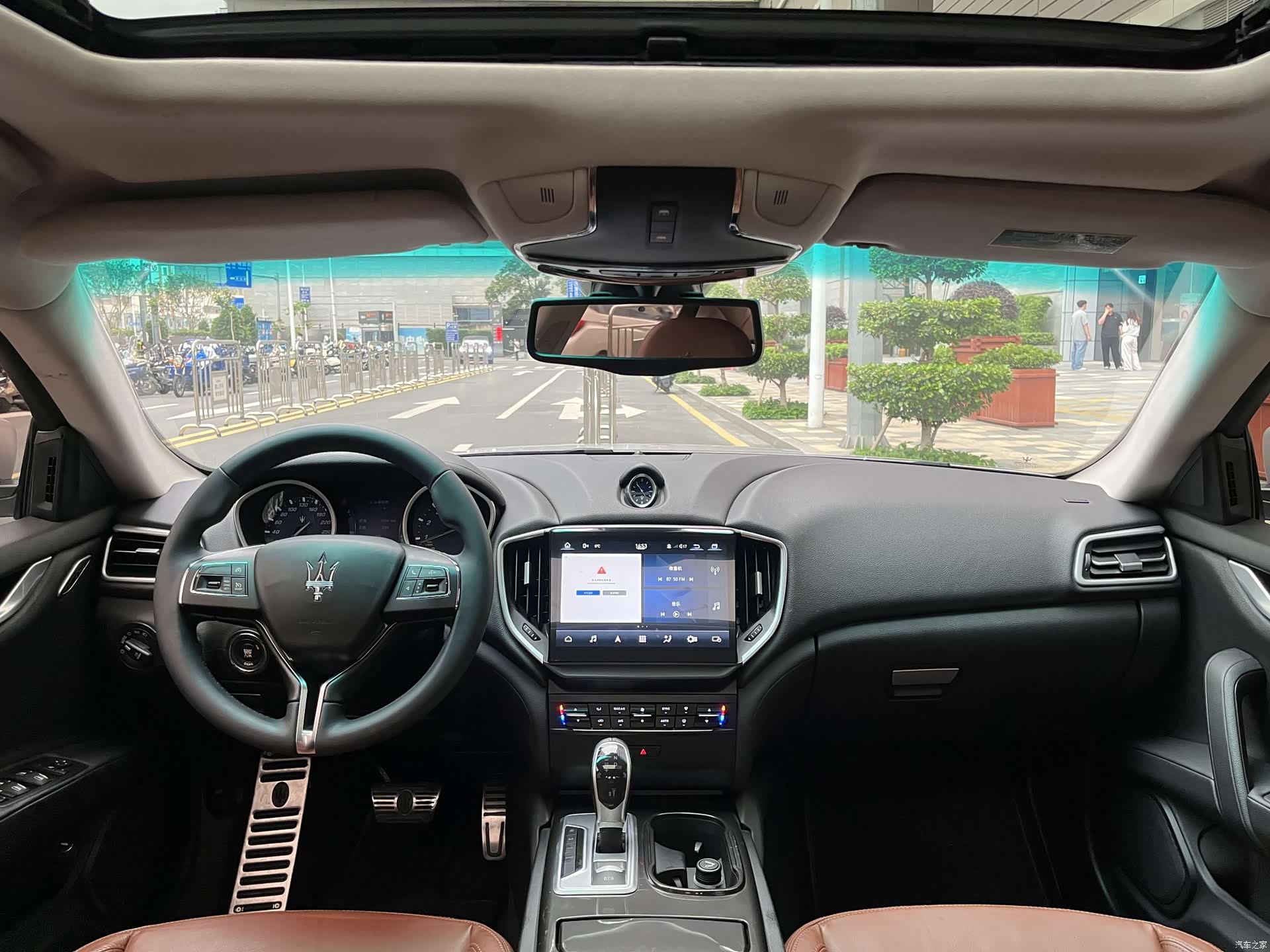 Maserati Ghibli, 2015 11