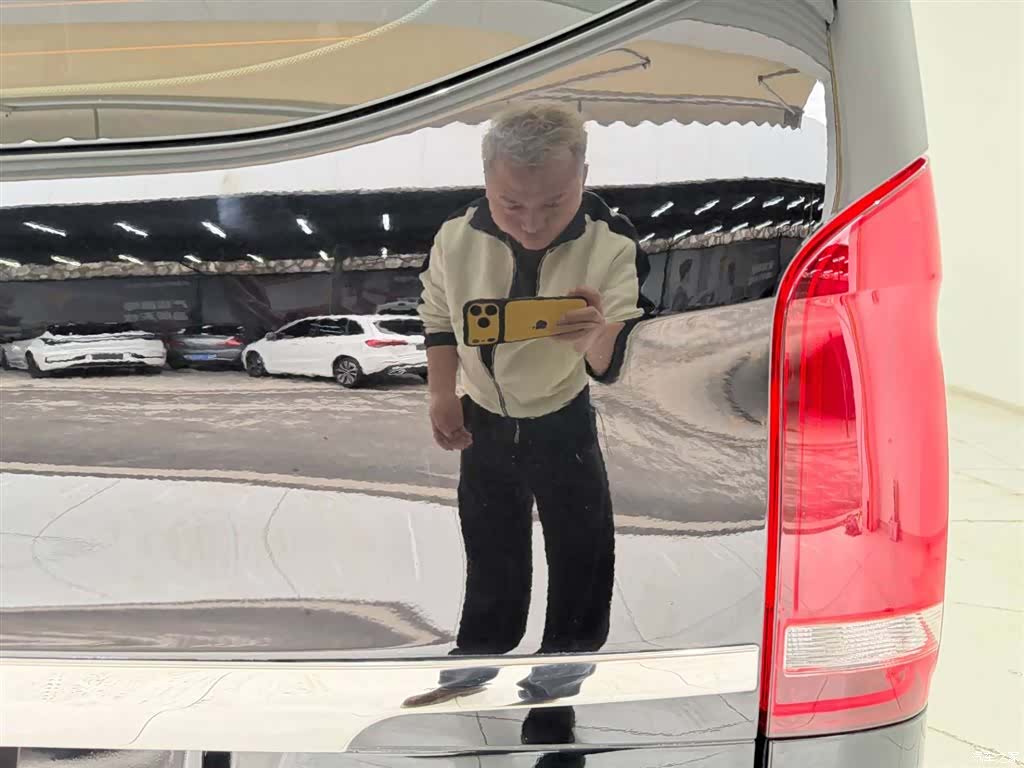Mercedes-Benz 7, 2020 10