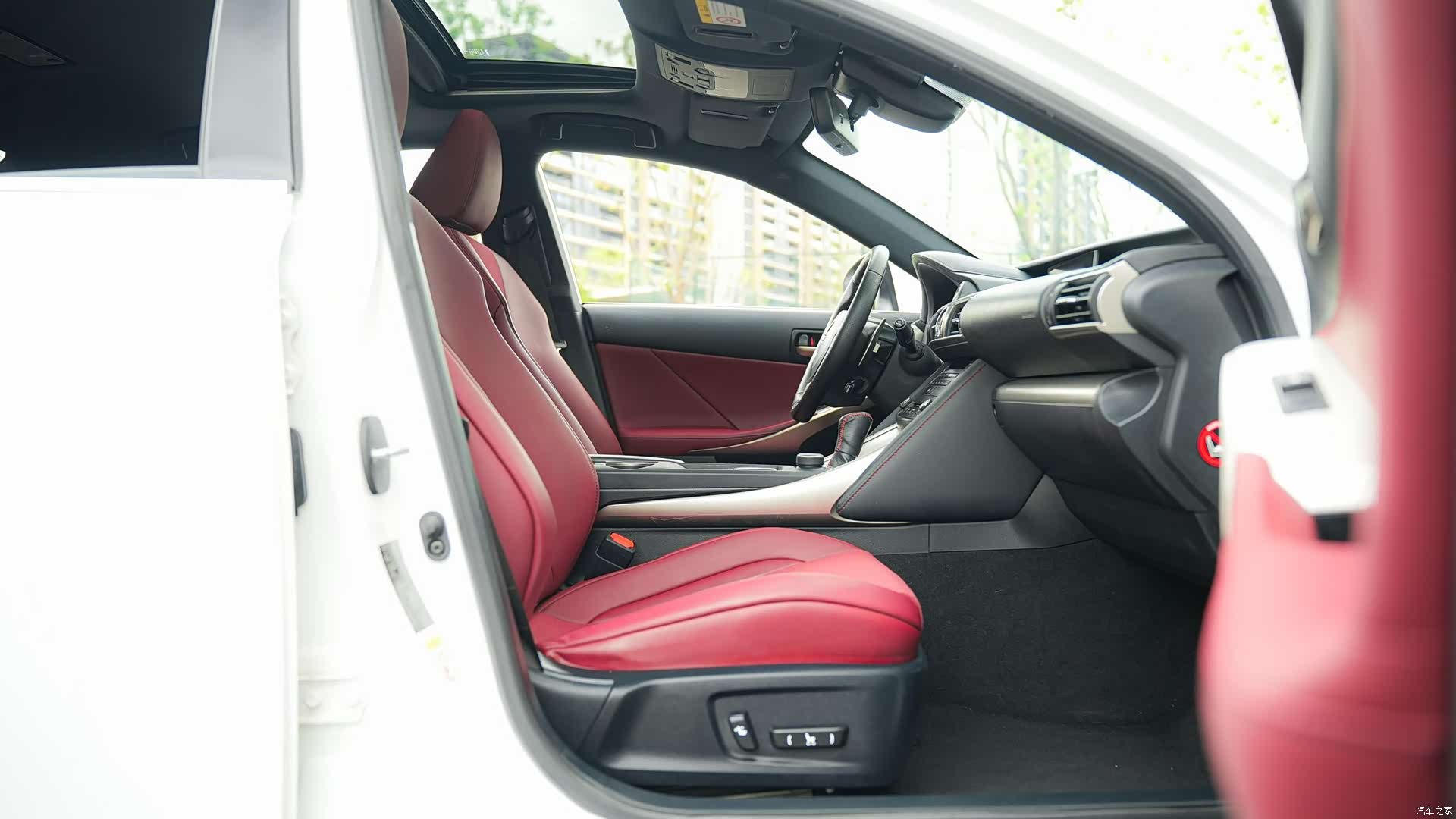 Lexus IS, 2018 13