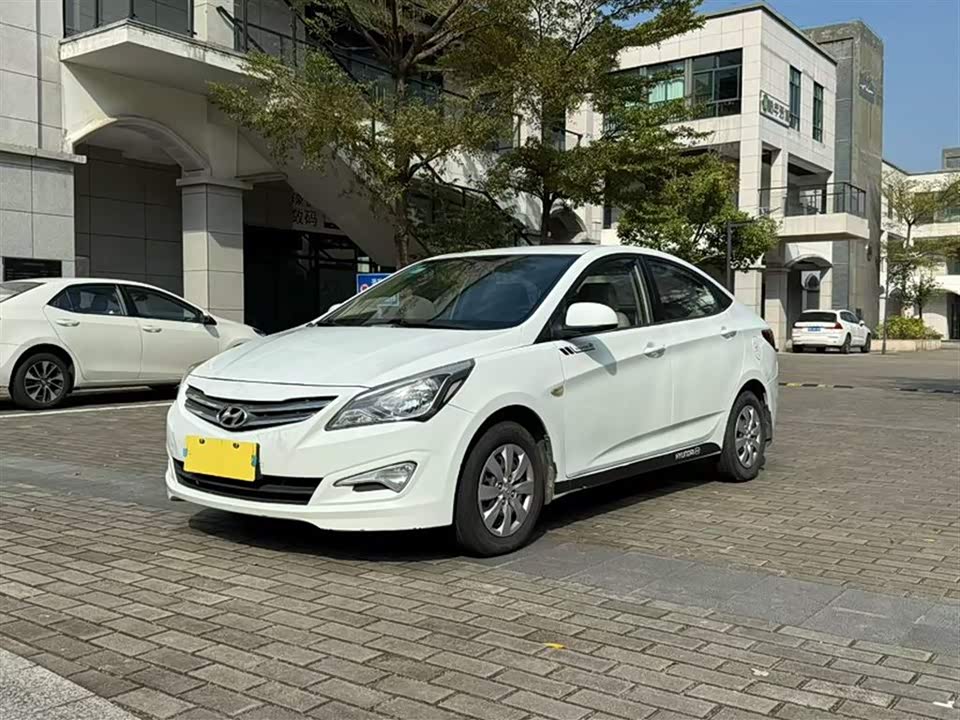 Hyundai Rena
