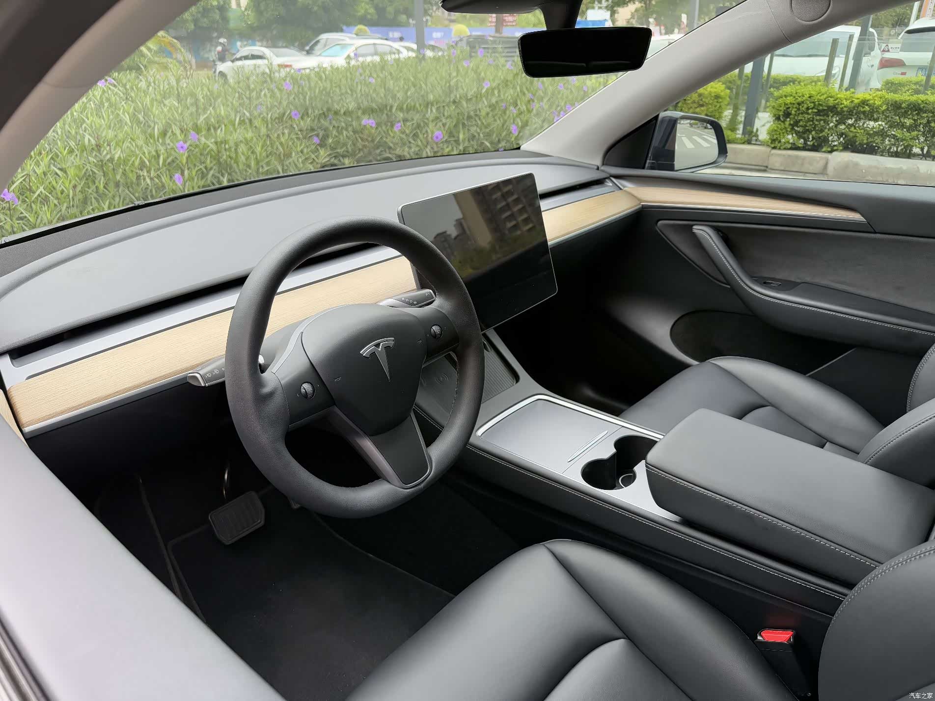 Tesla Model Y, 2022 7