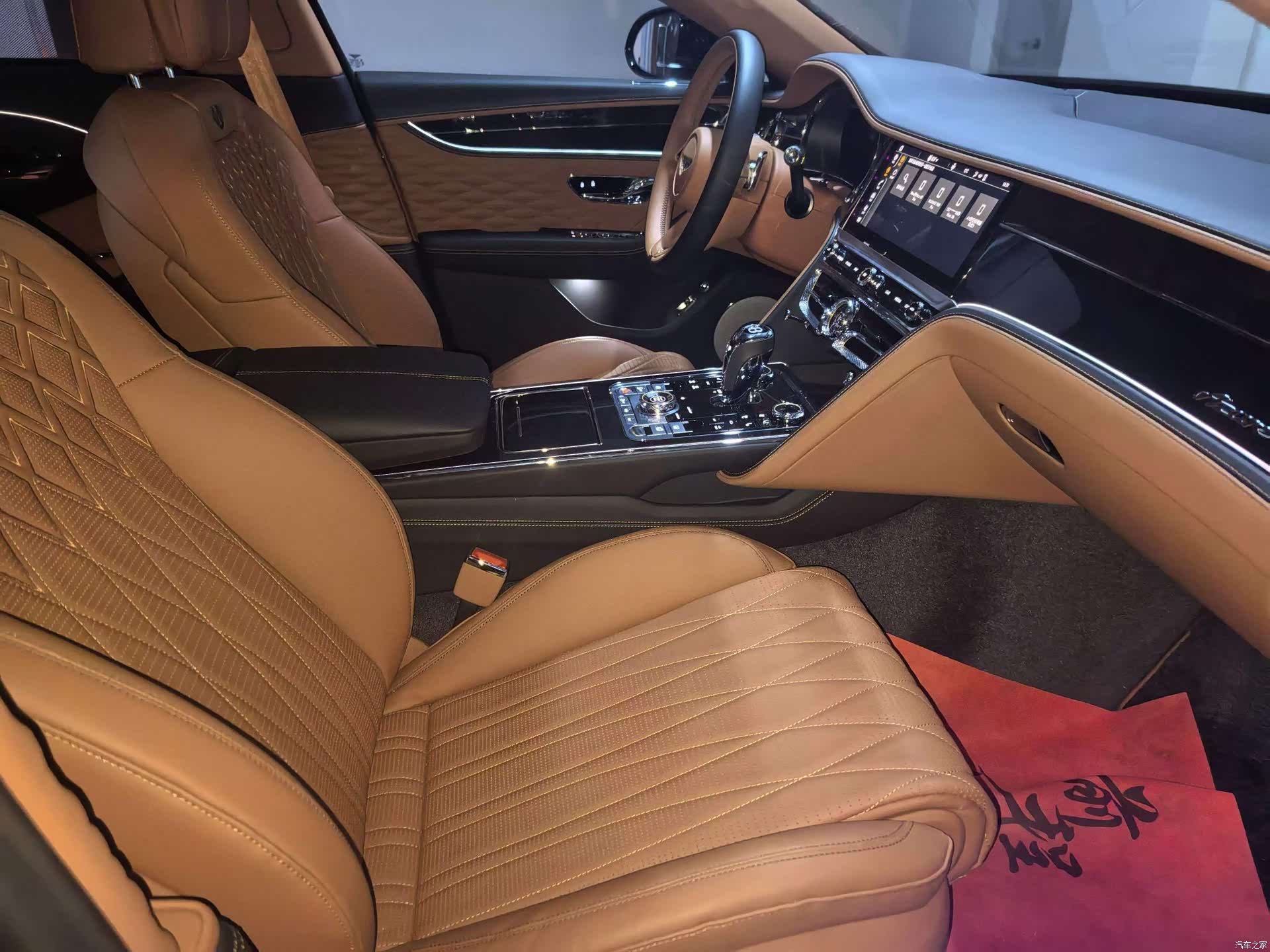 Bentley Flying Spur, 2026 4
