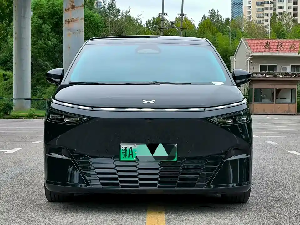 XPENG X9