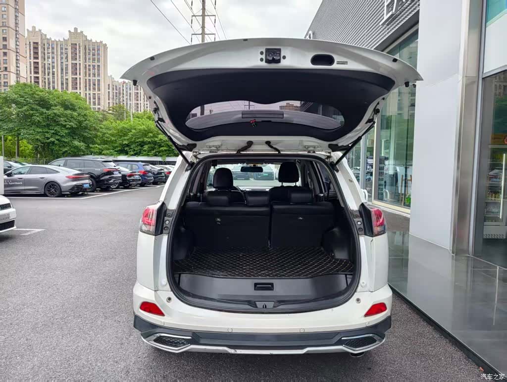 Toyota RAV4, 2017 14