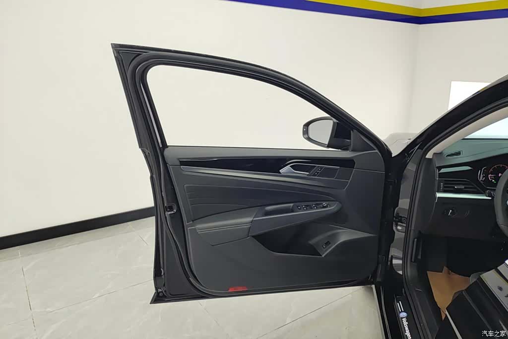 Volkswagen Passat, 2025 7