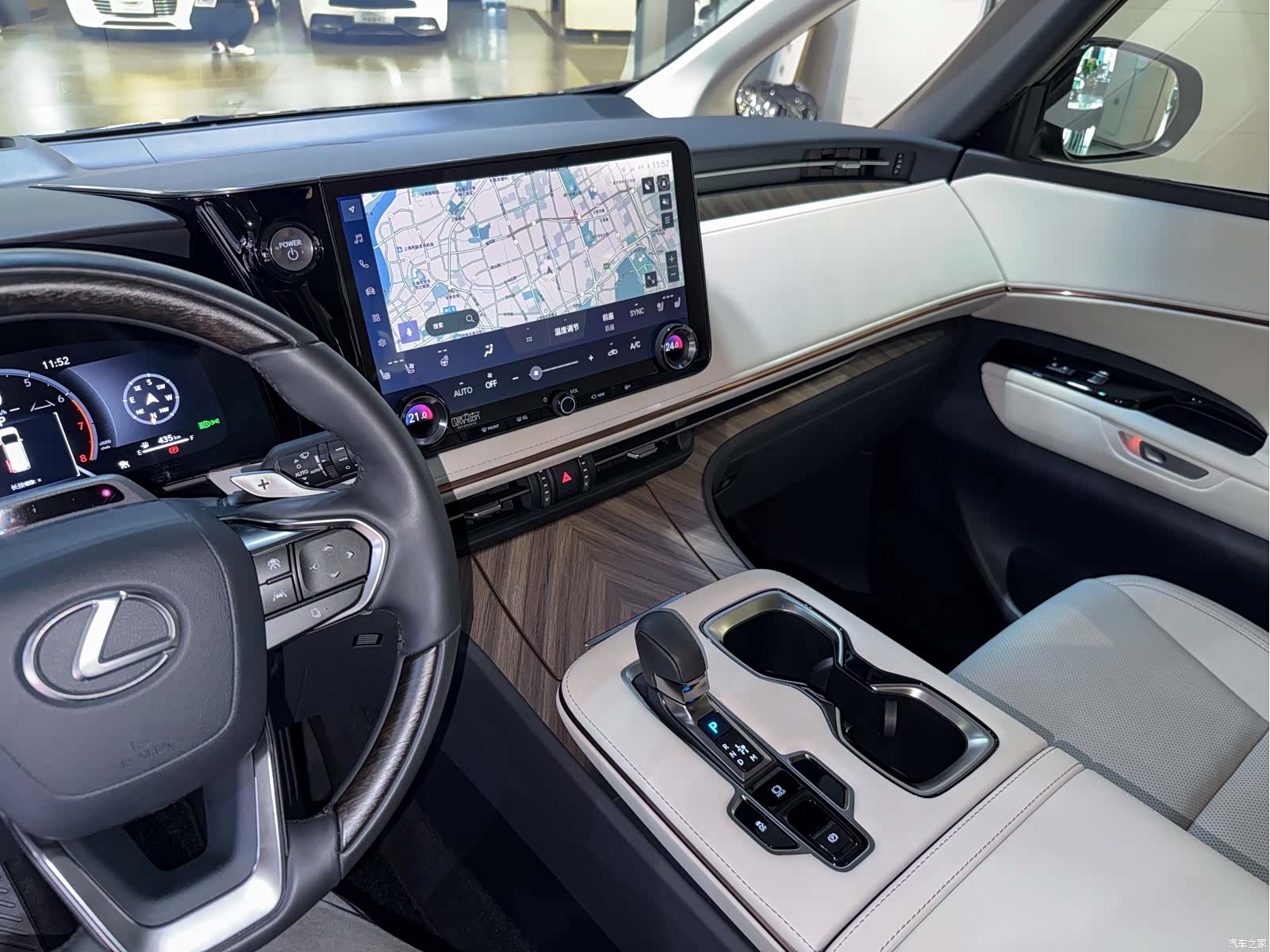 Lexus LM, 2024 10