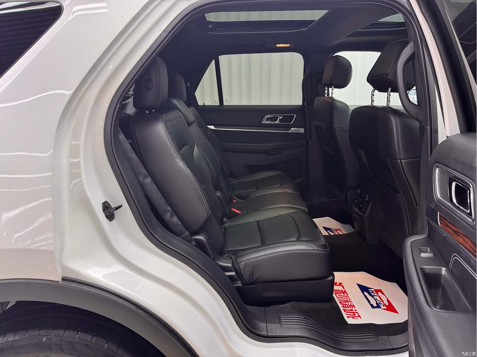 Ford Explorer, 2018 16
