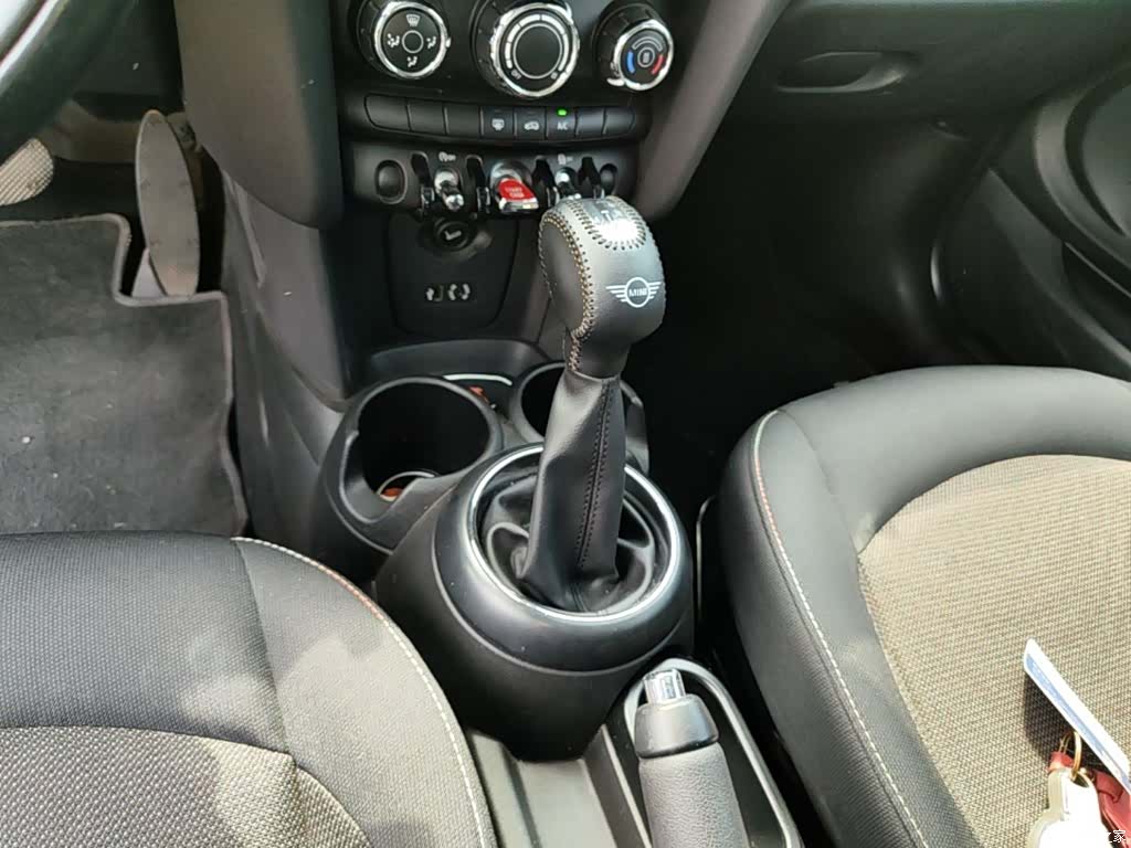 Mini ONE, 2017 14