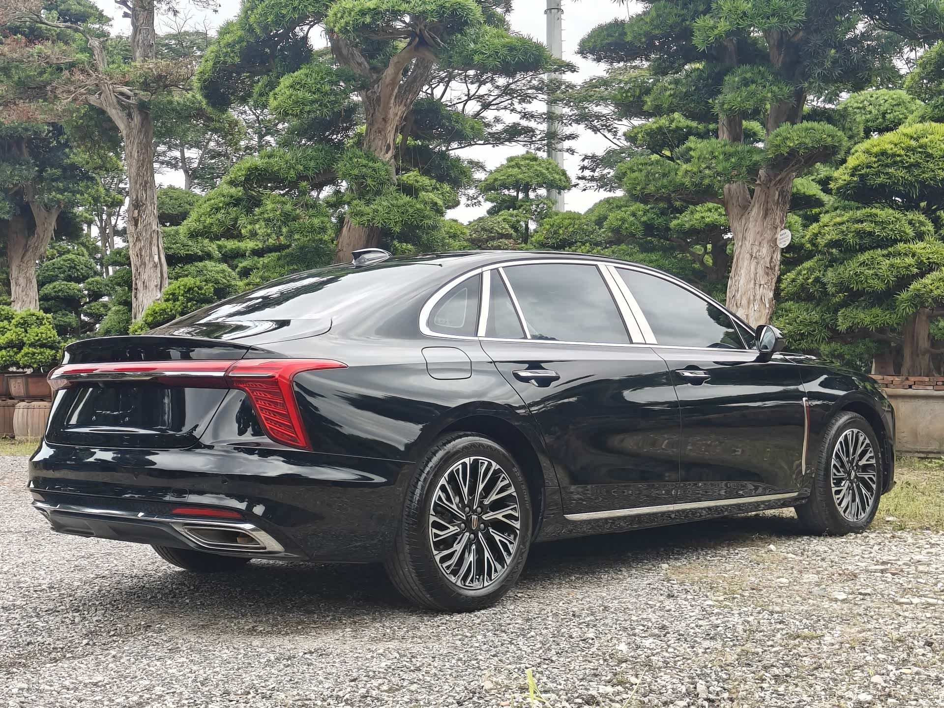 Hongqi H5, 2024 18