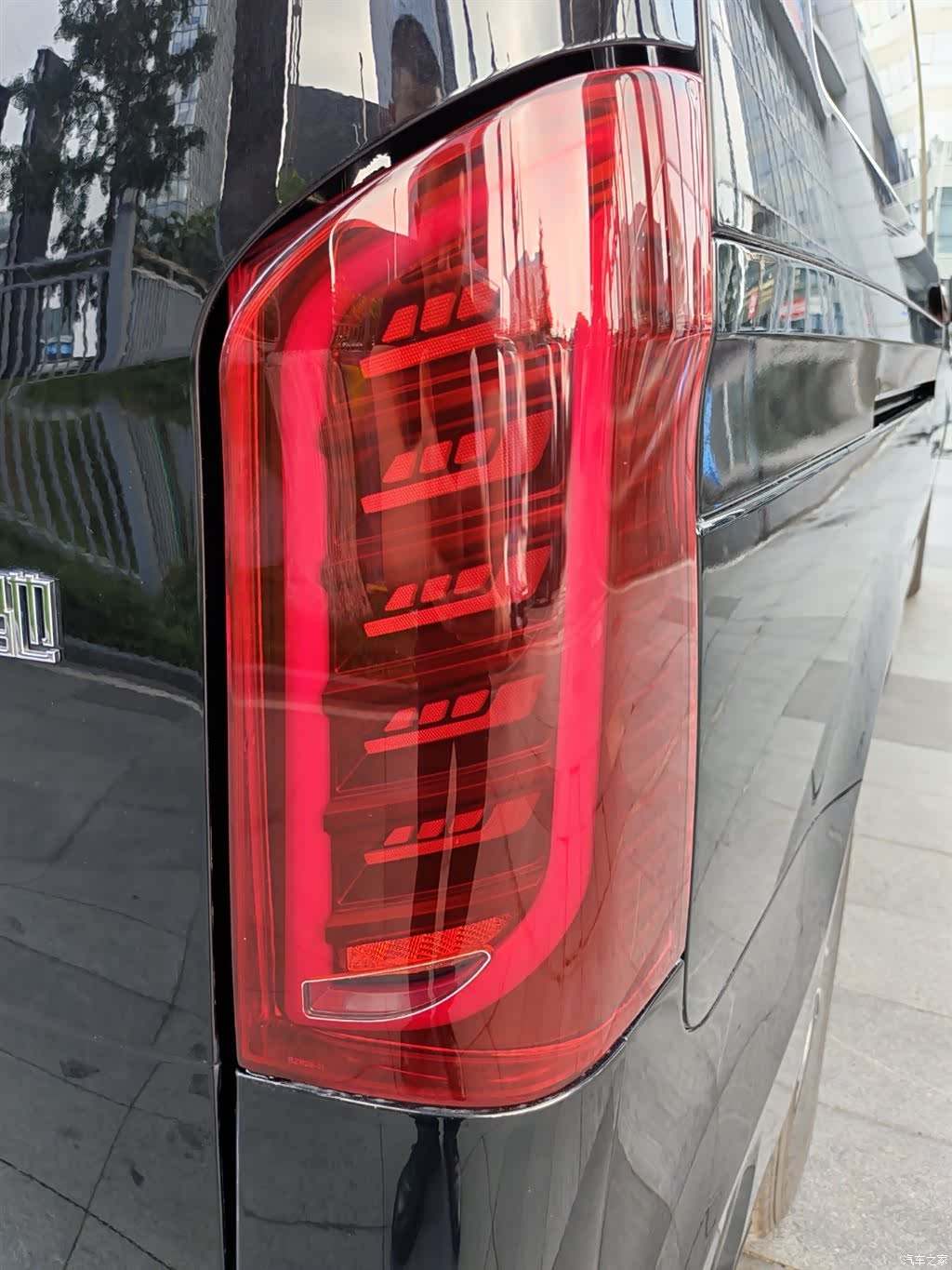 Mercedes-Benz 7, 2023 16