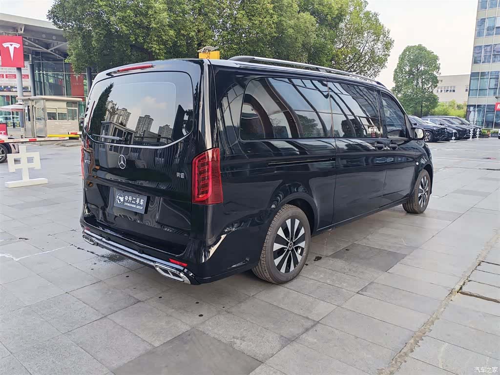 Mercedes-Benz 7, 2023 9