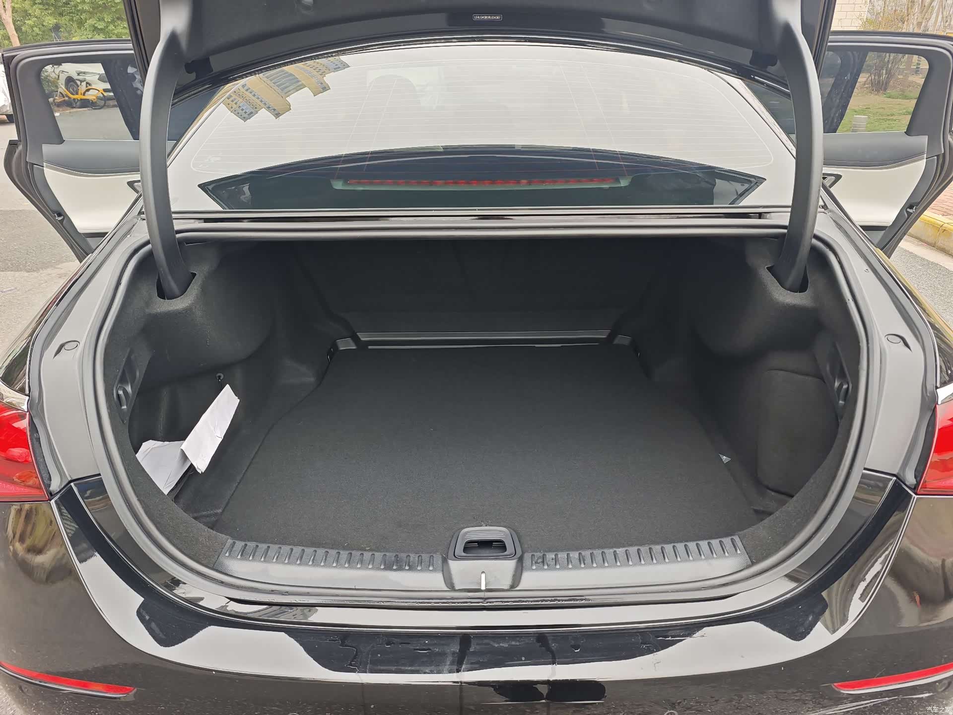 Mercedes-Benz E-Class, 2024 22