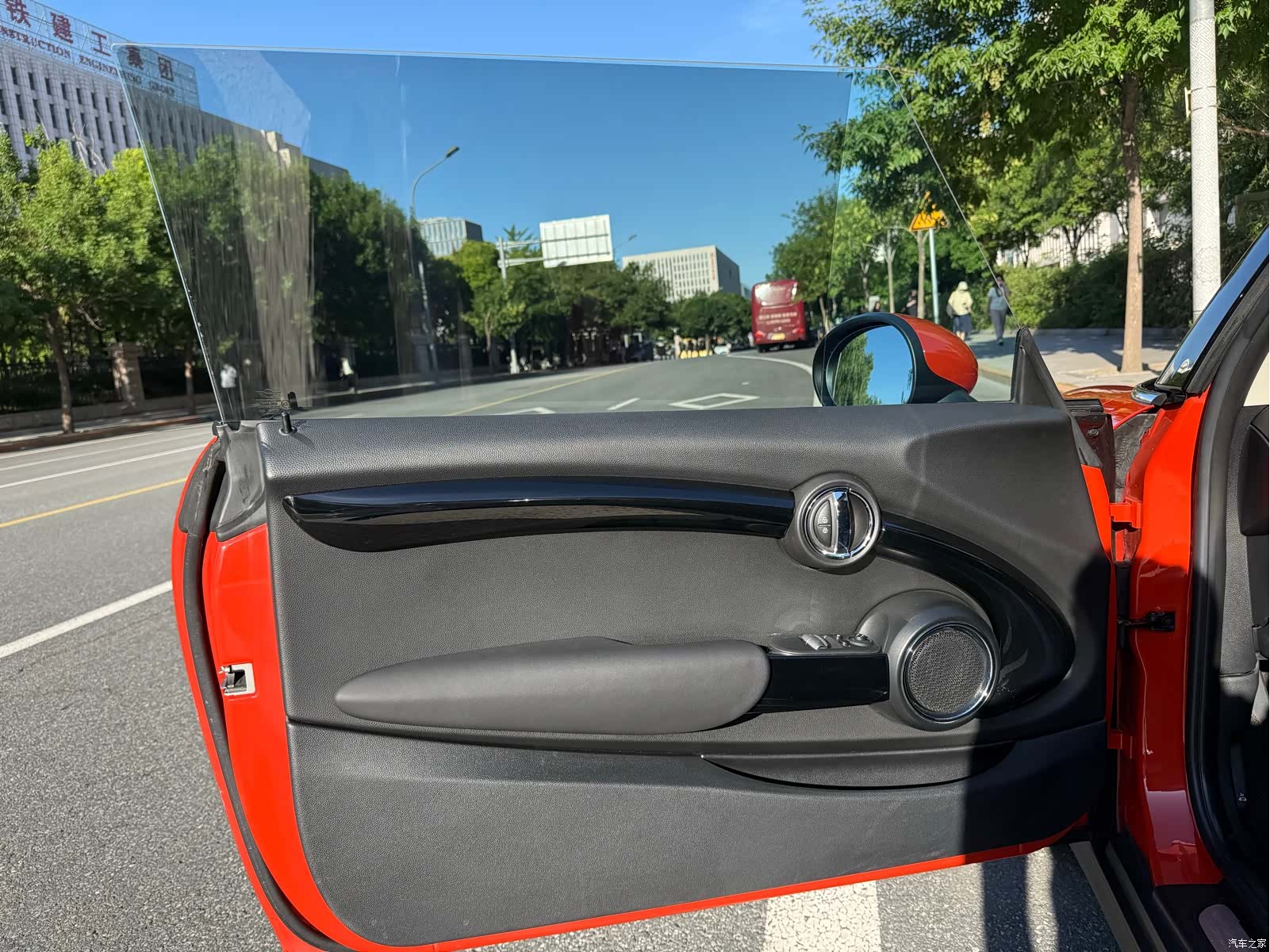 Mini ONE, 2019 17