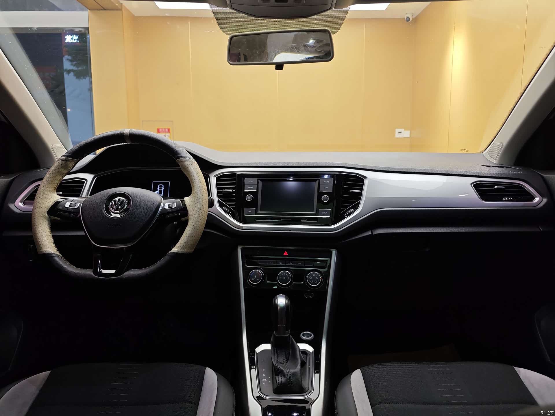 Volkswagen T-ROC, 2020 20