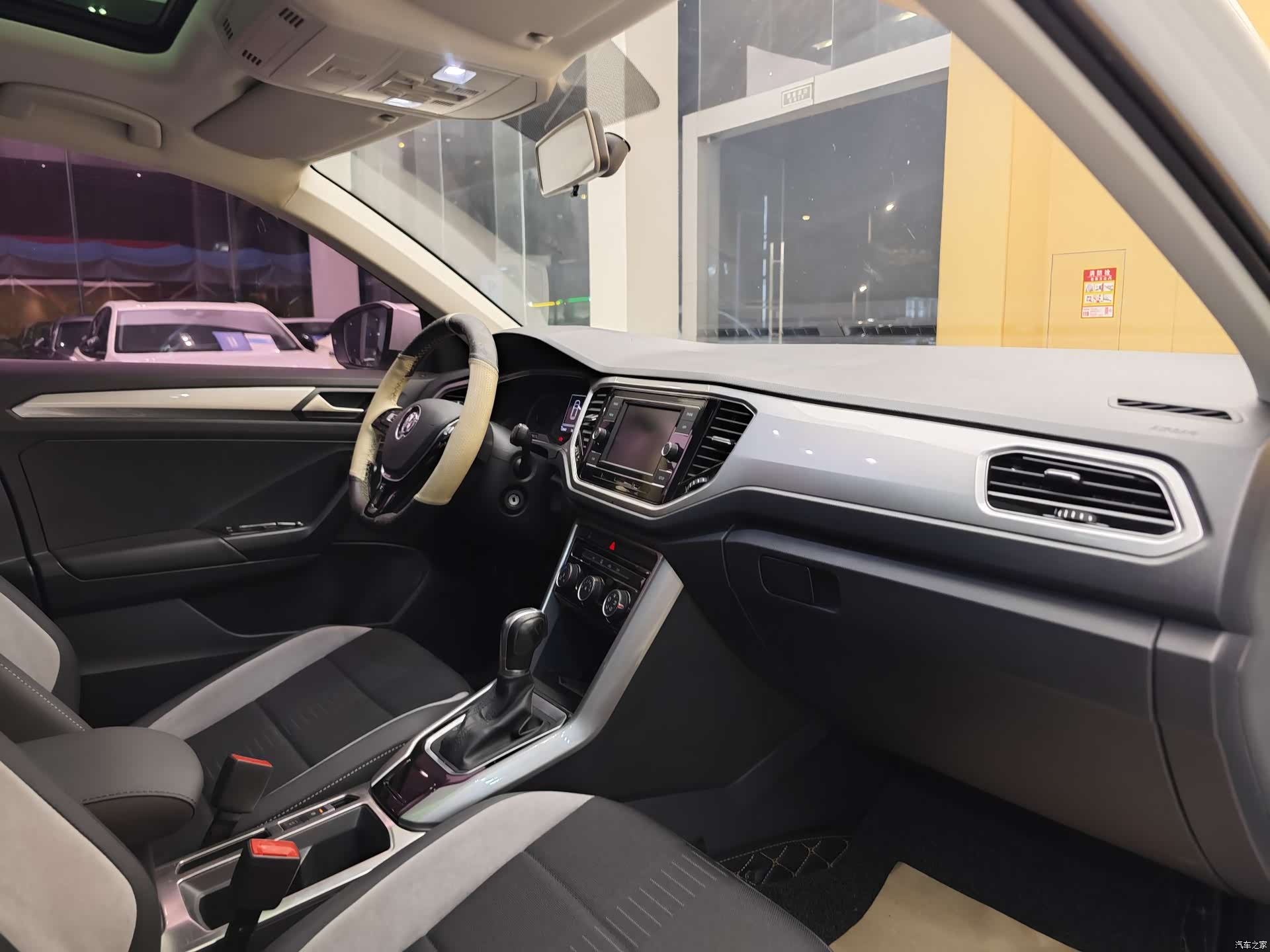 Volkswagen T-ROC, 2020 33