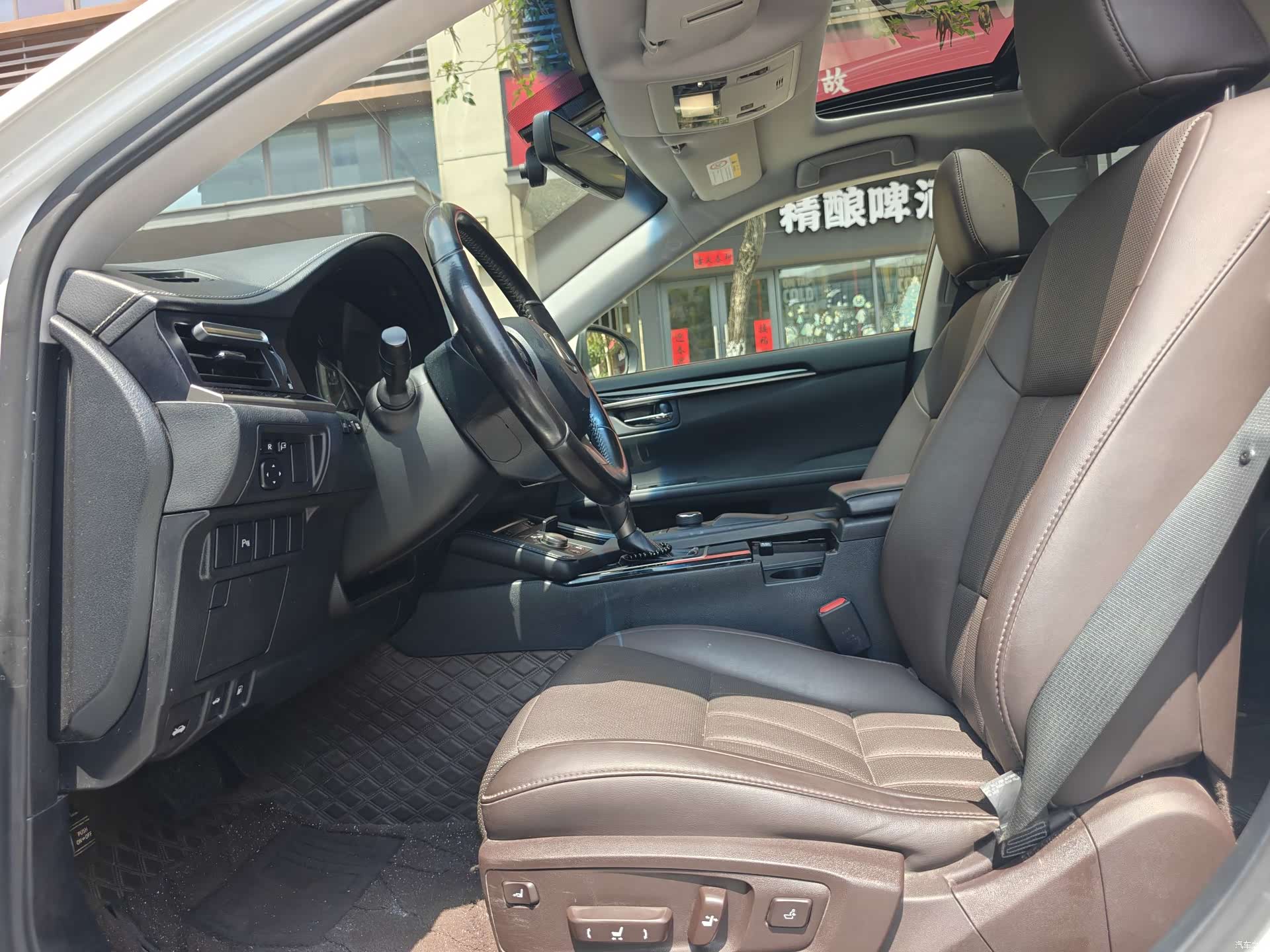 Lexus ES, 2018 7