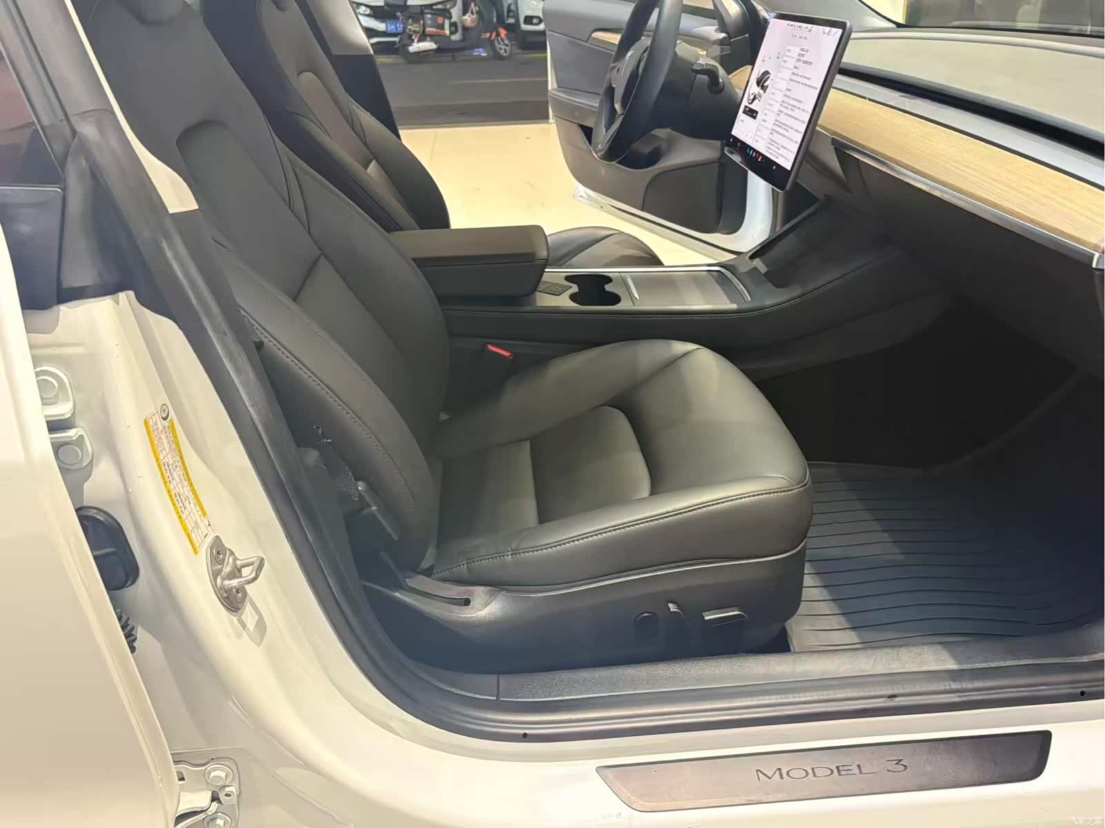Tesla Model 3, 2021 11