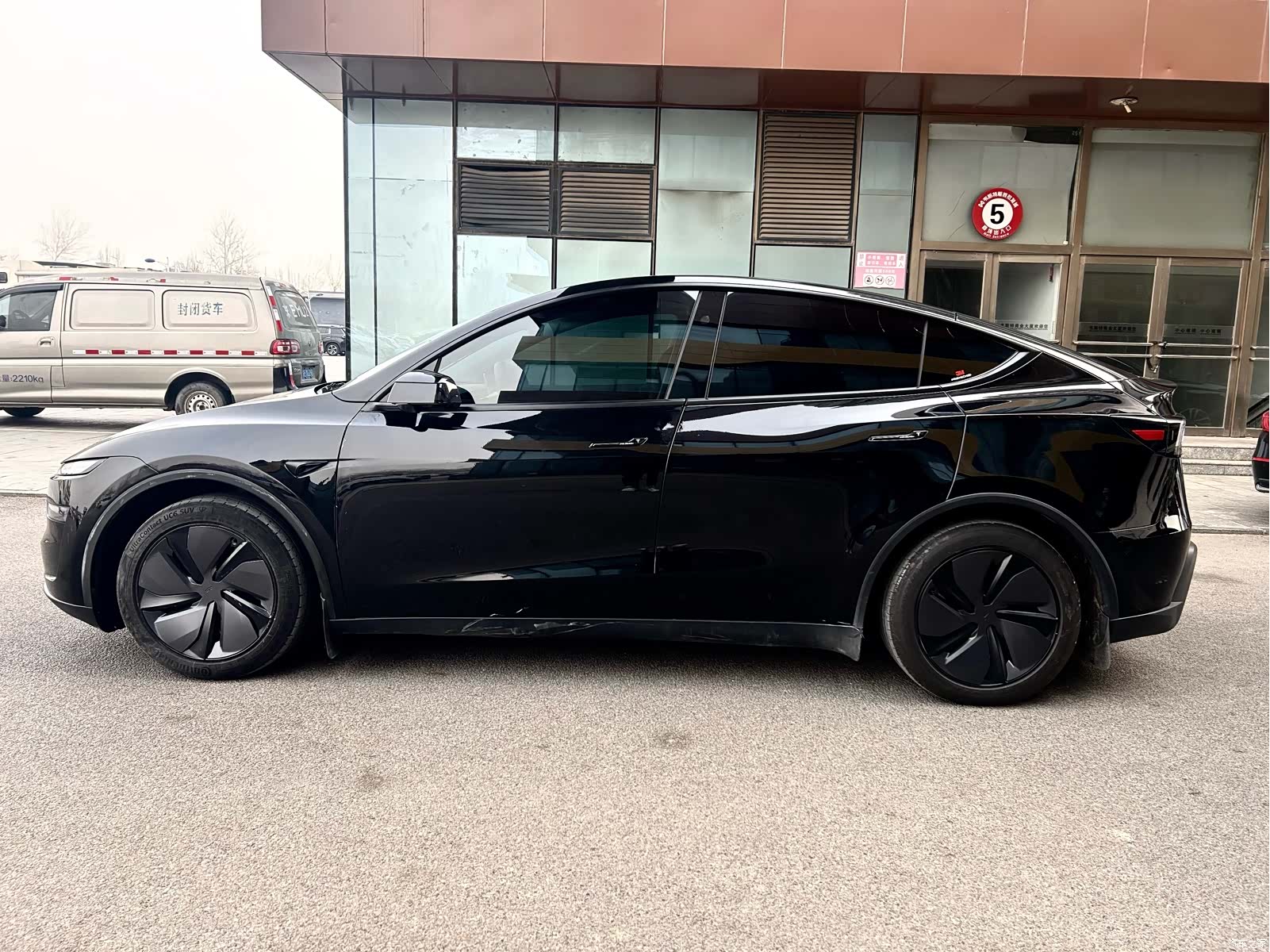 Tesla Model Y, 2026 все фото
