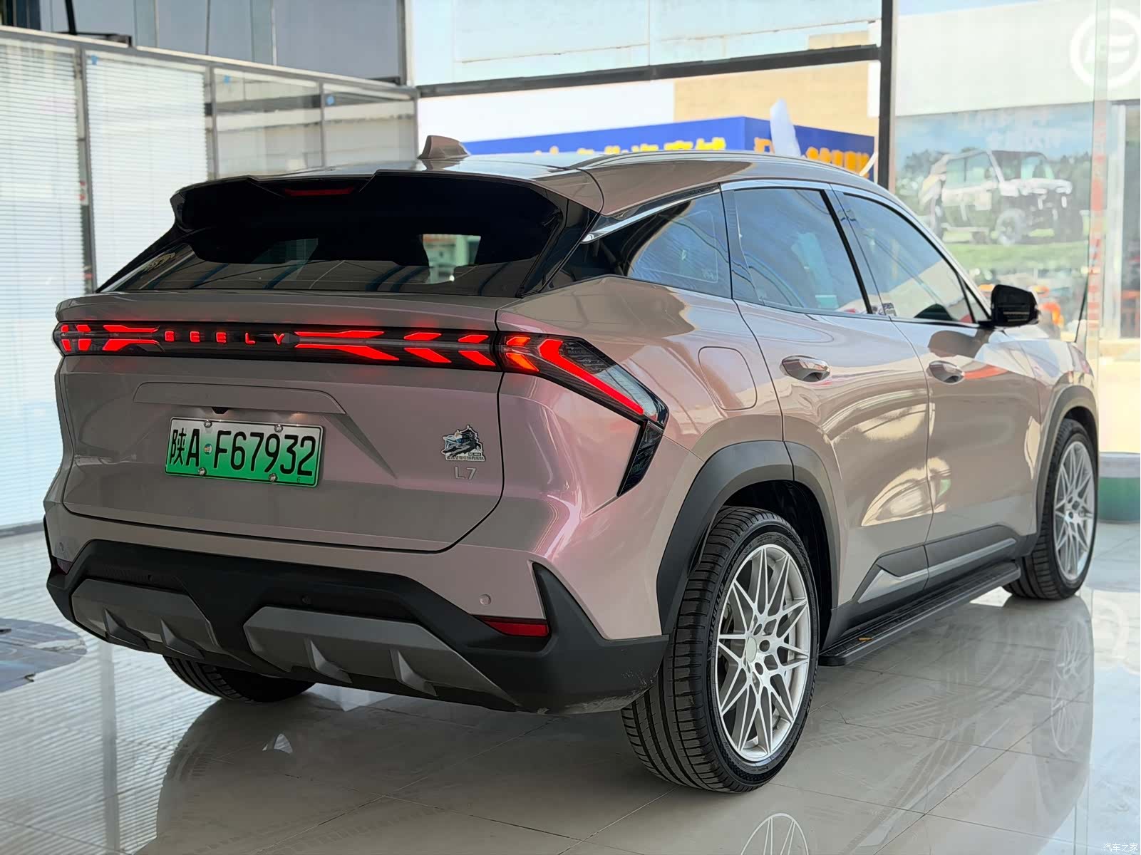 Geely Galaxy L7, 2024 19