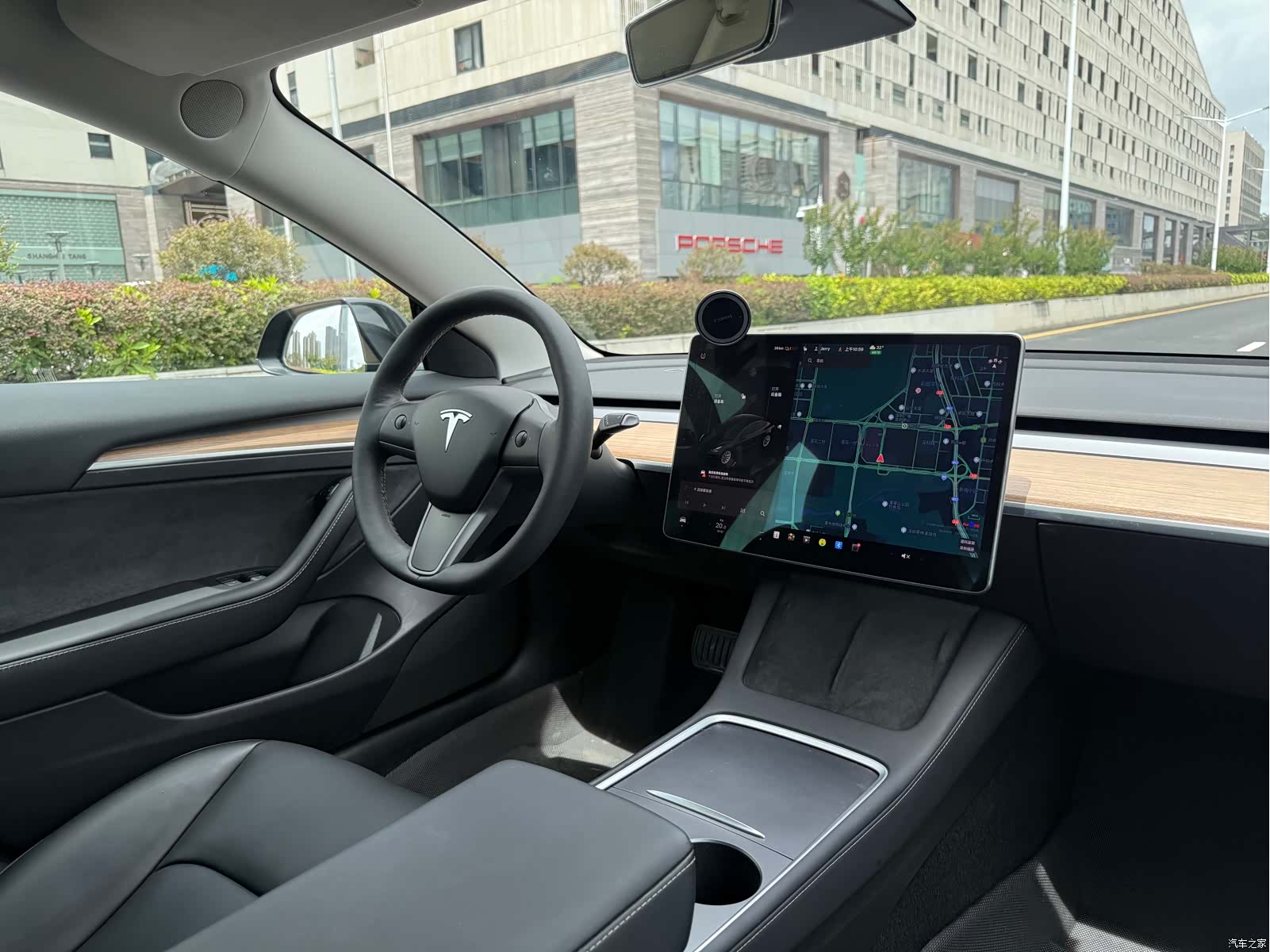 Tesla Model 3, 2022 13