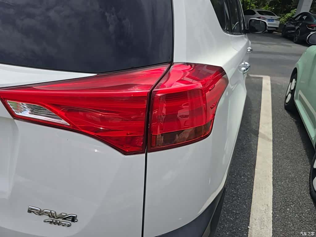Toyota RAV4, 2014 8
