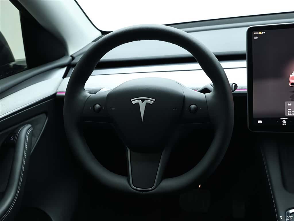 Tesla Model Y, 2024 16