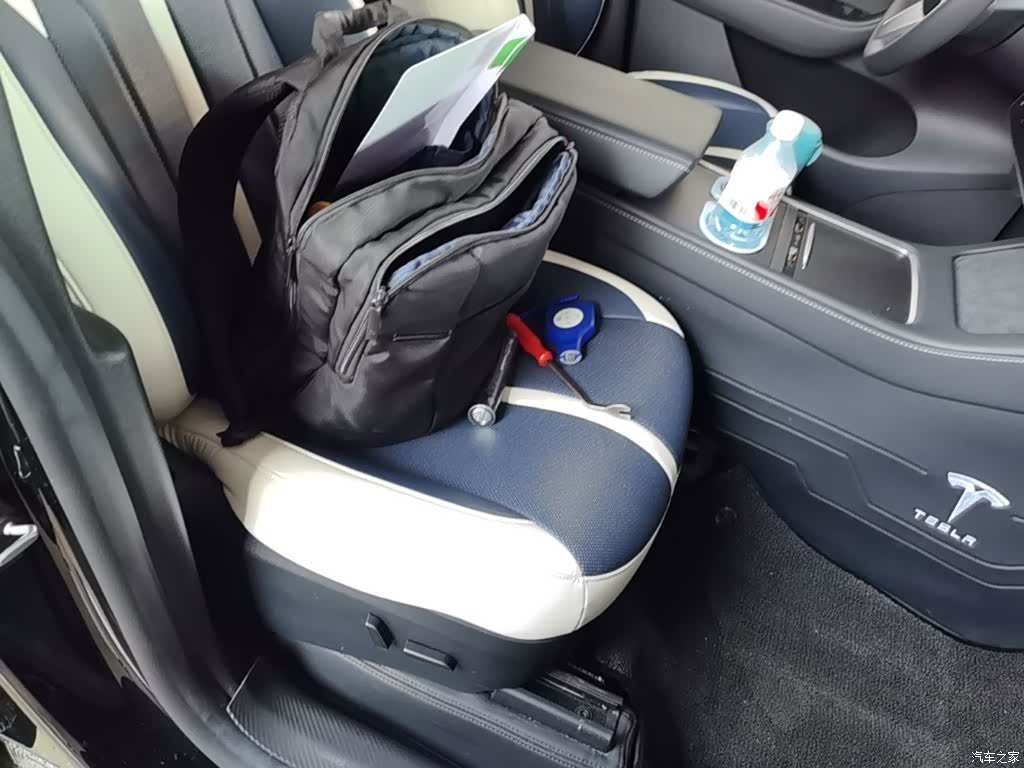 Tesla Model Y, 2023 25
