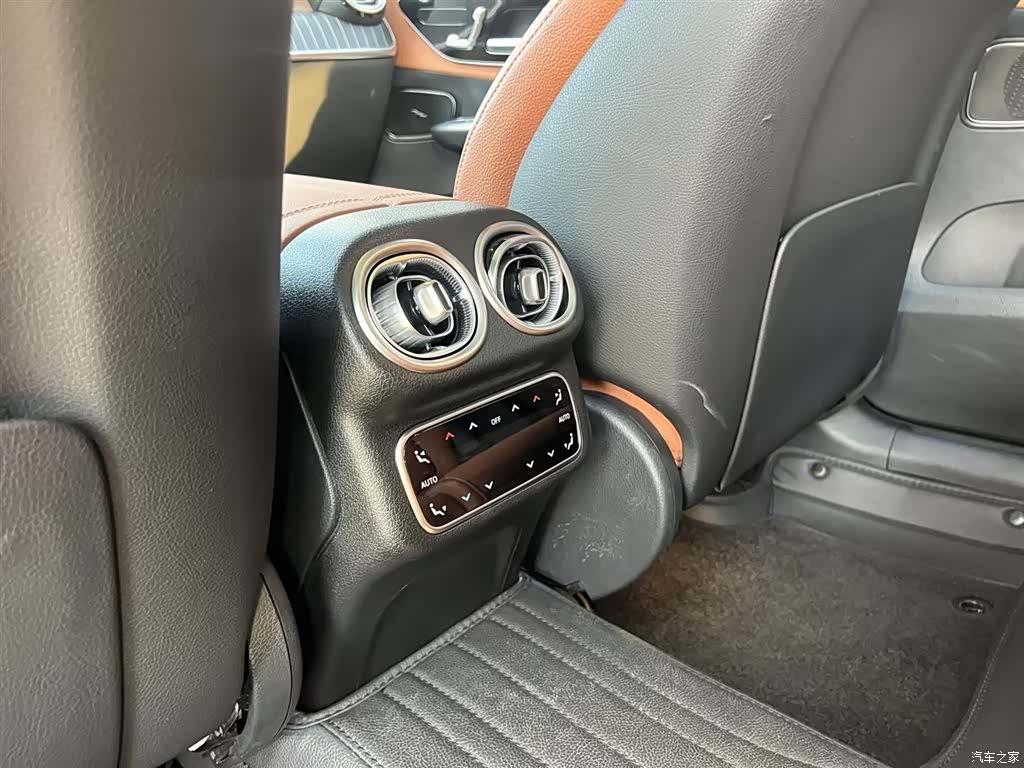 Mercedes-Benz GLC, 2024 12