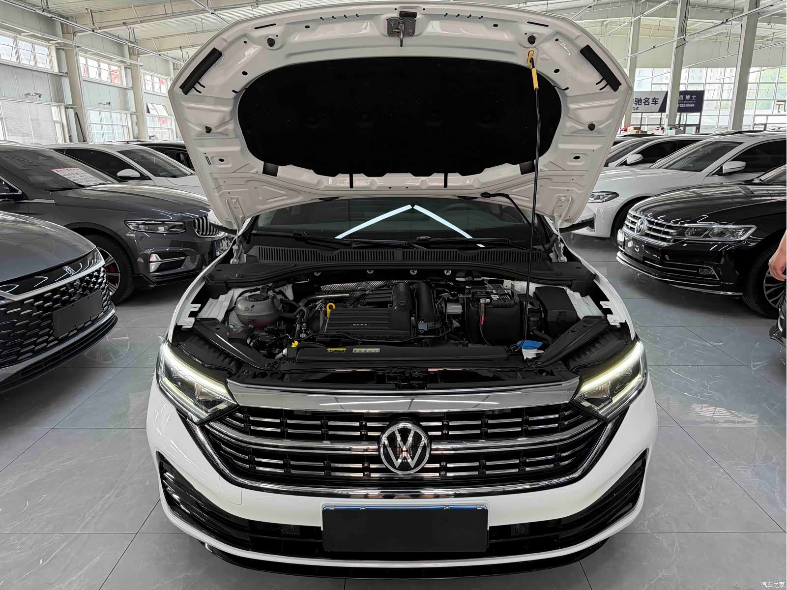 Volkswagen Sagitar, 2022 19