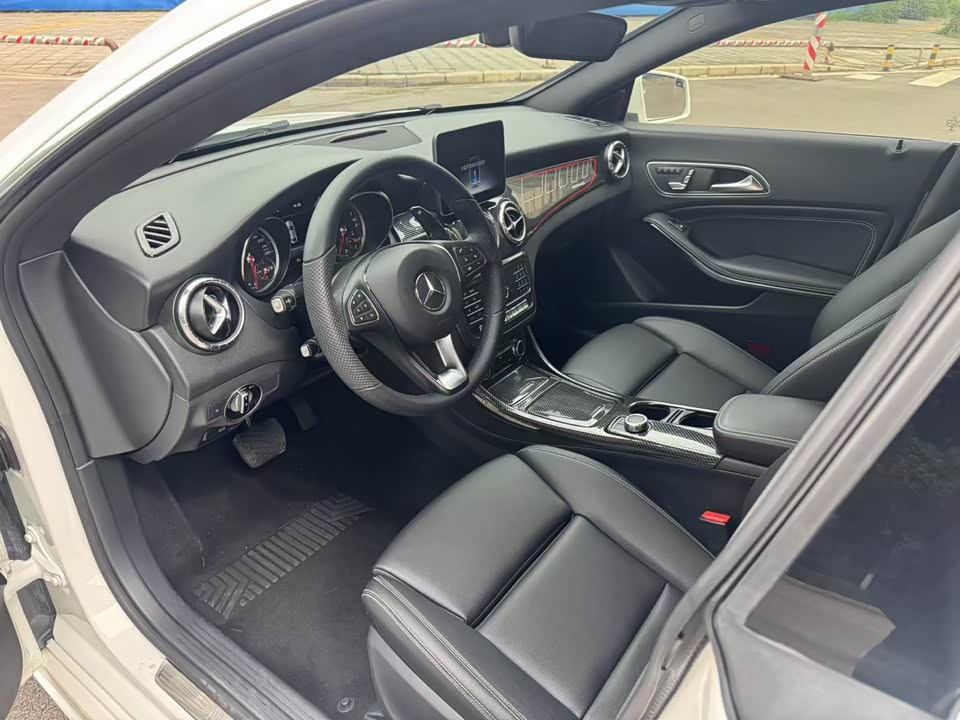 Mercedes-Benz CLA