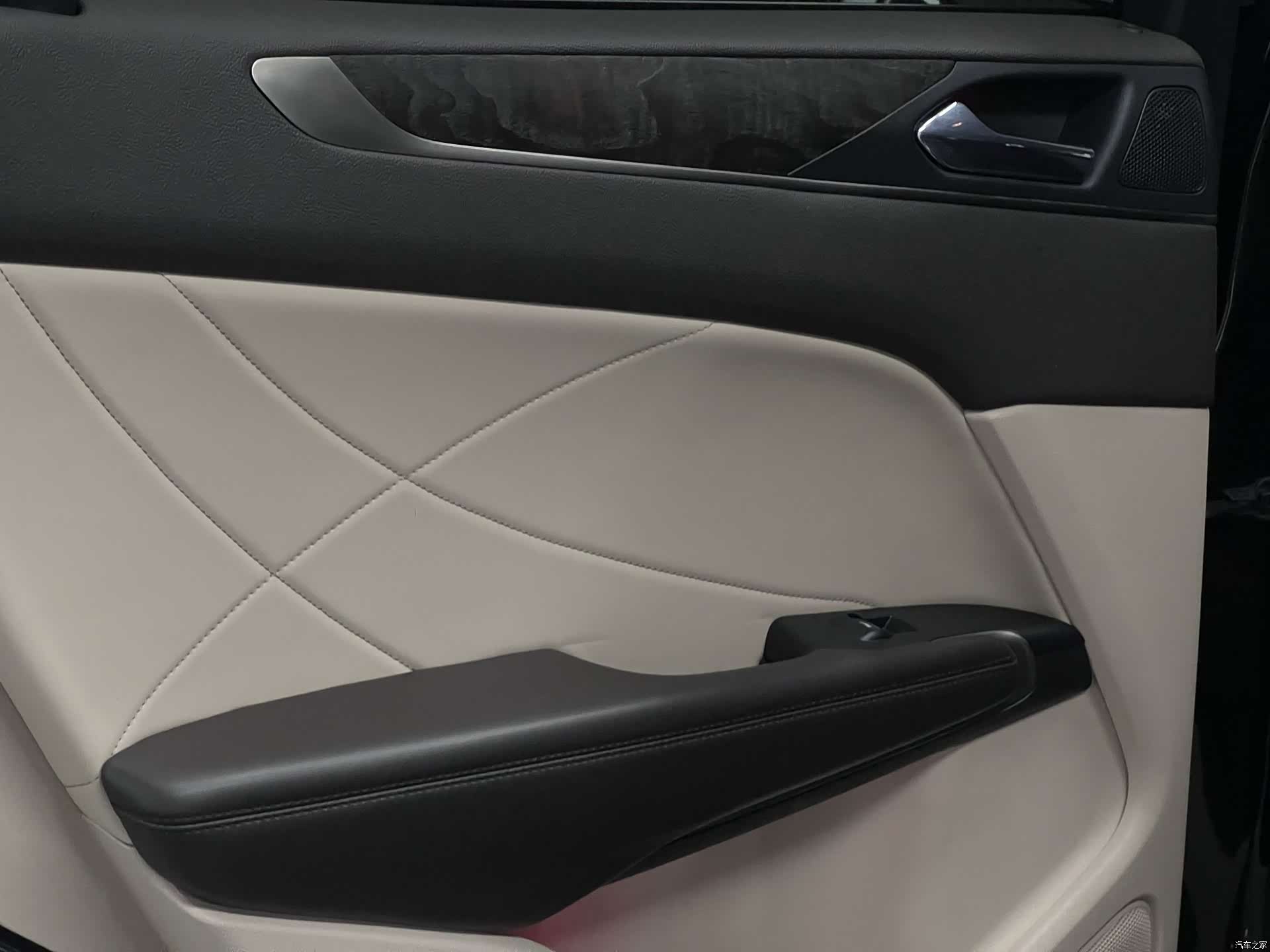 Lincoln MKC, 2018 17