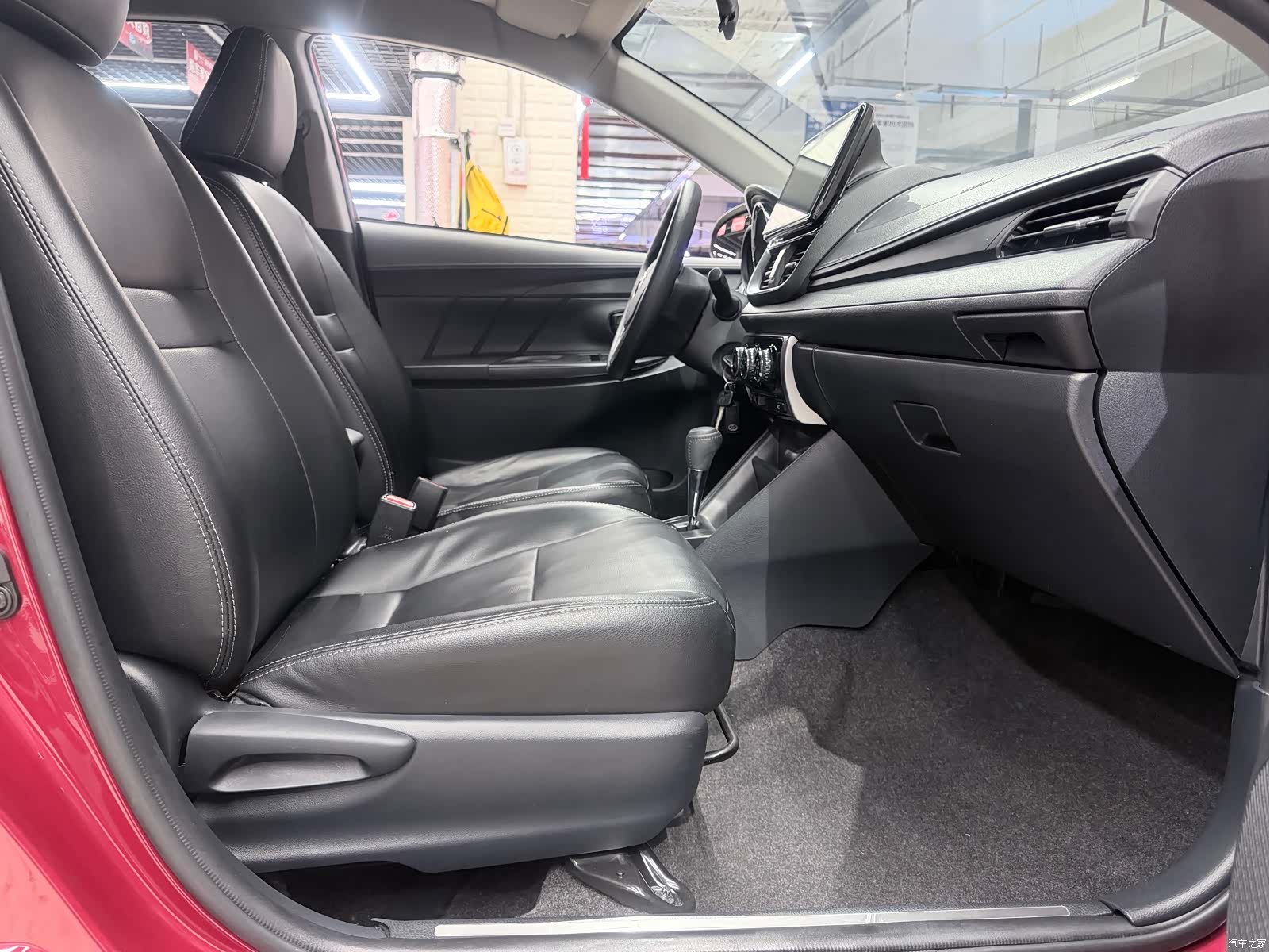 Toyota YARiS L, 2021 14