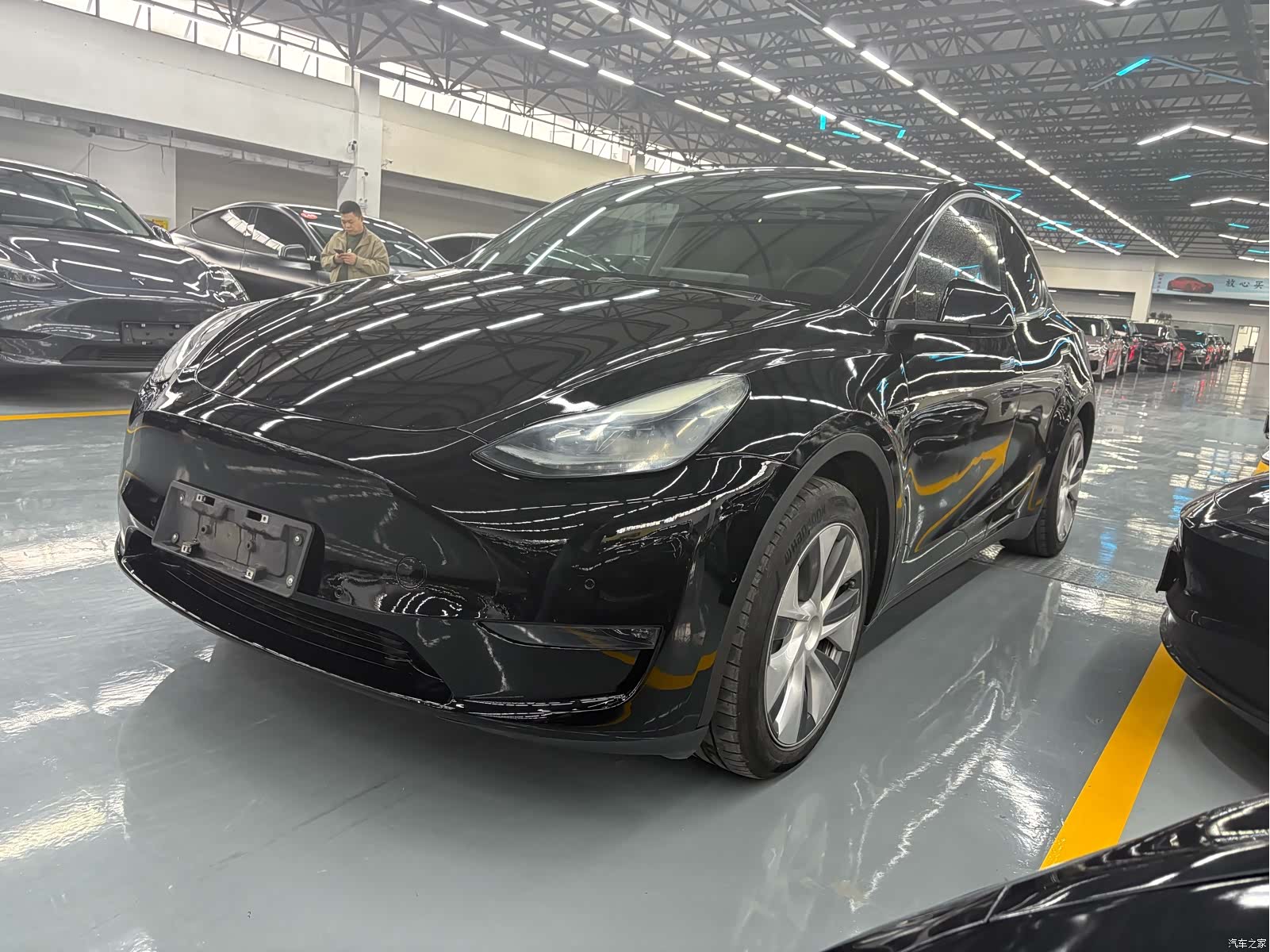 Tesla Model Y, 2021 1
