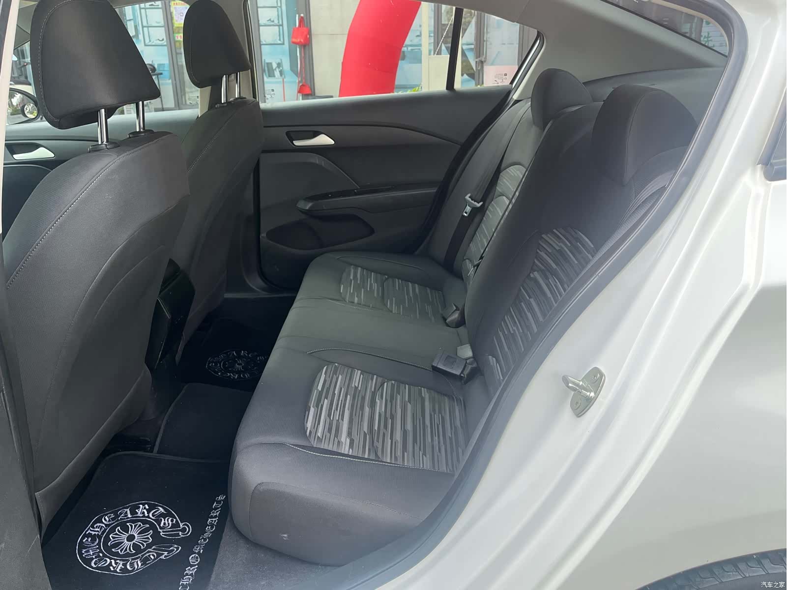 Chevrolet 320, 2018 7