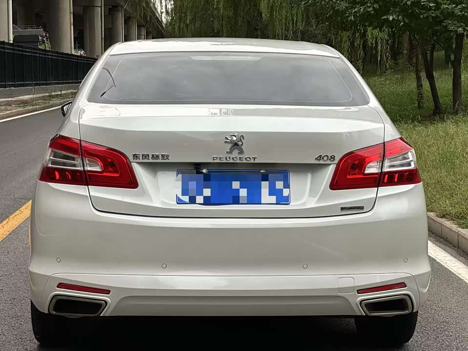 Peugeot 408