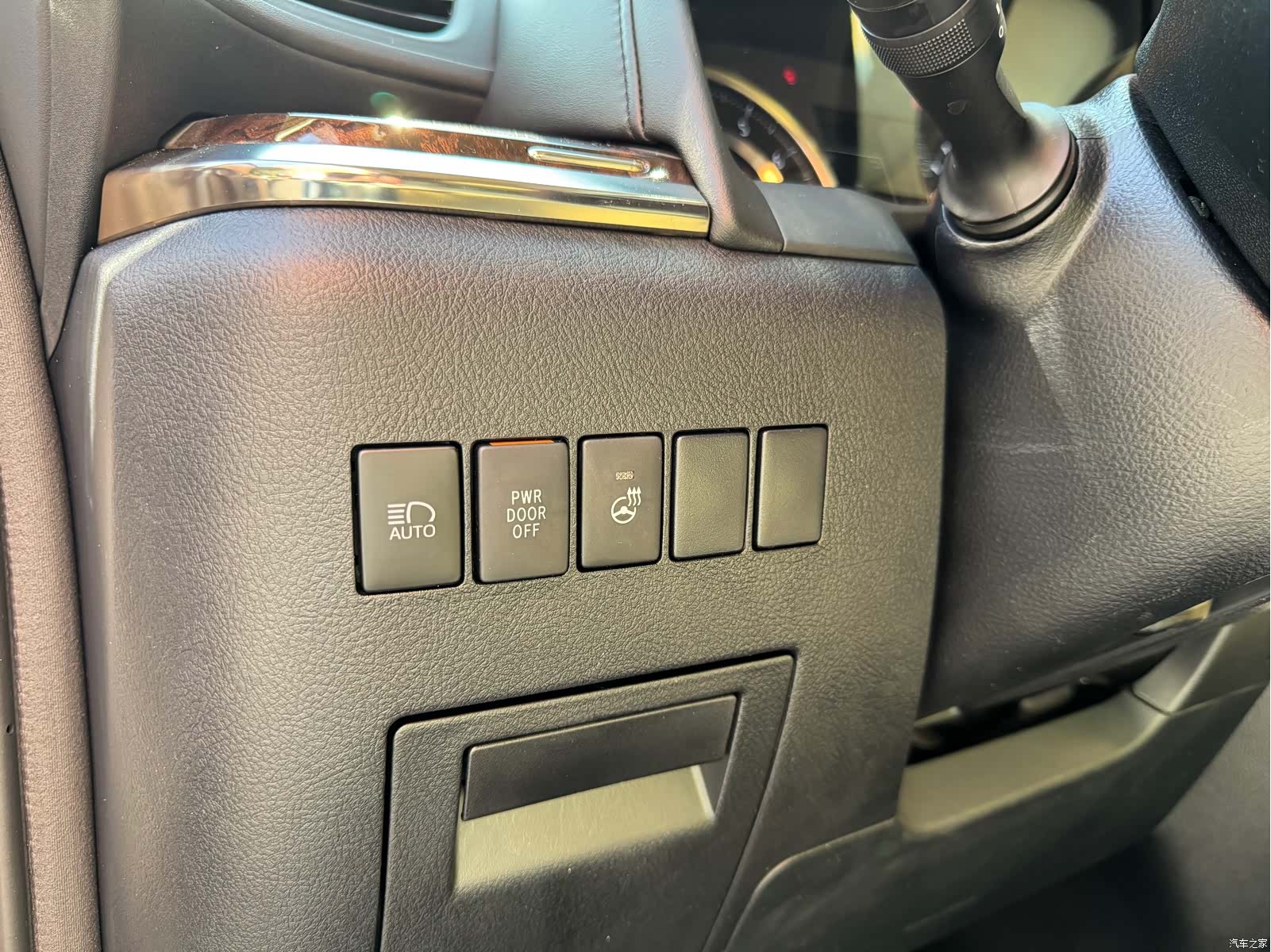 Toyota Alphard, 2019 24