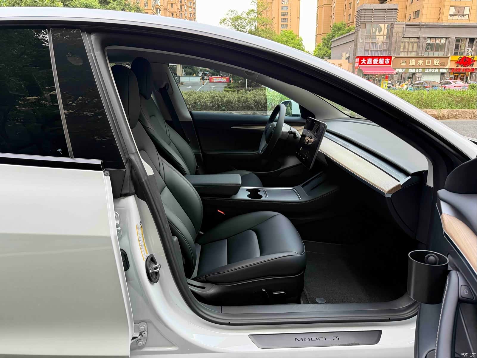 Tesla Model 3, 2023 11