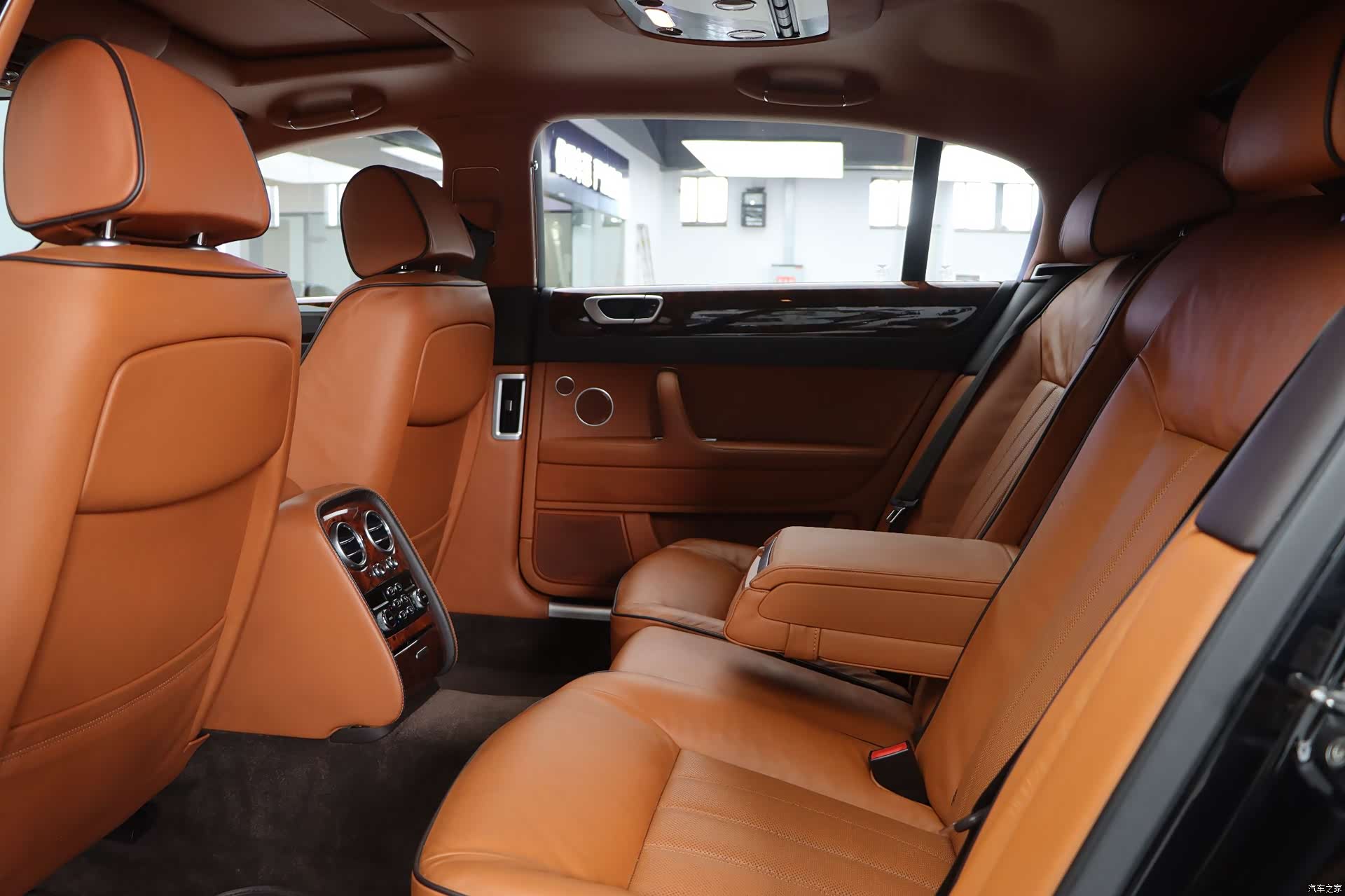 Bentley Flying Spur, 2014 25
