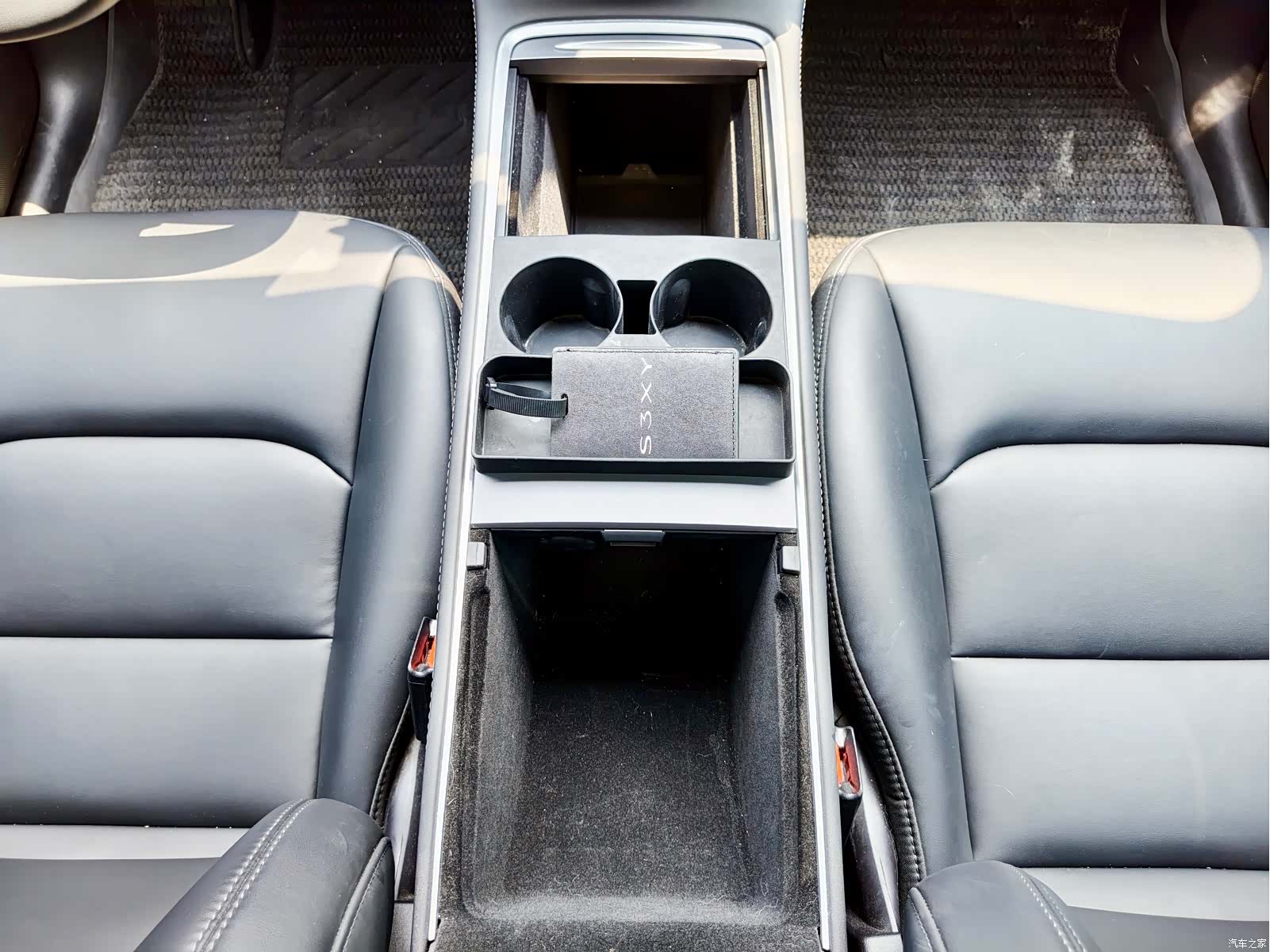 Tesla Model Y, 2023 19