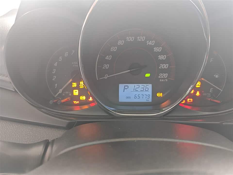 Toyota YARiS L to enjoy Toyota YARiS L to enjoy