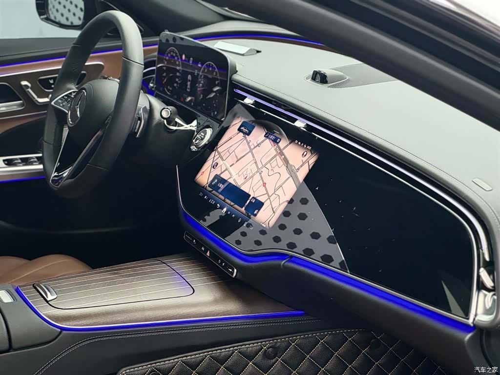 Mercedes-Benz E-Class, 2025 10