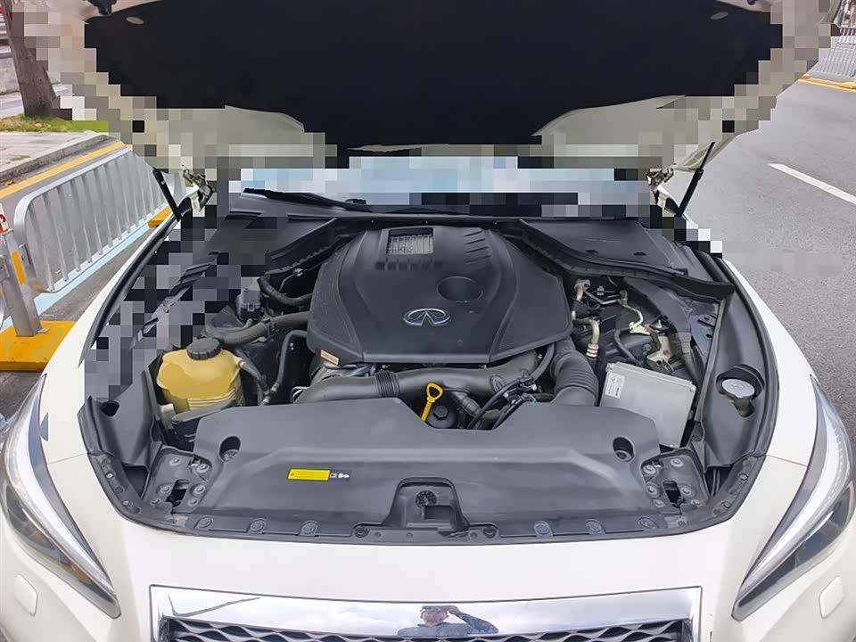 Infiniti Q50L