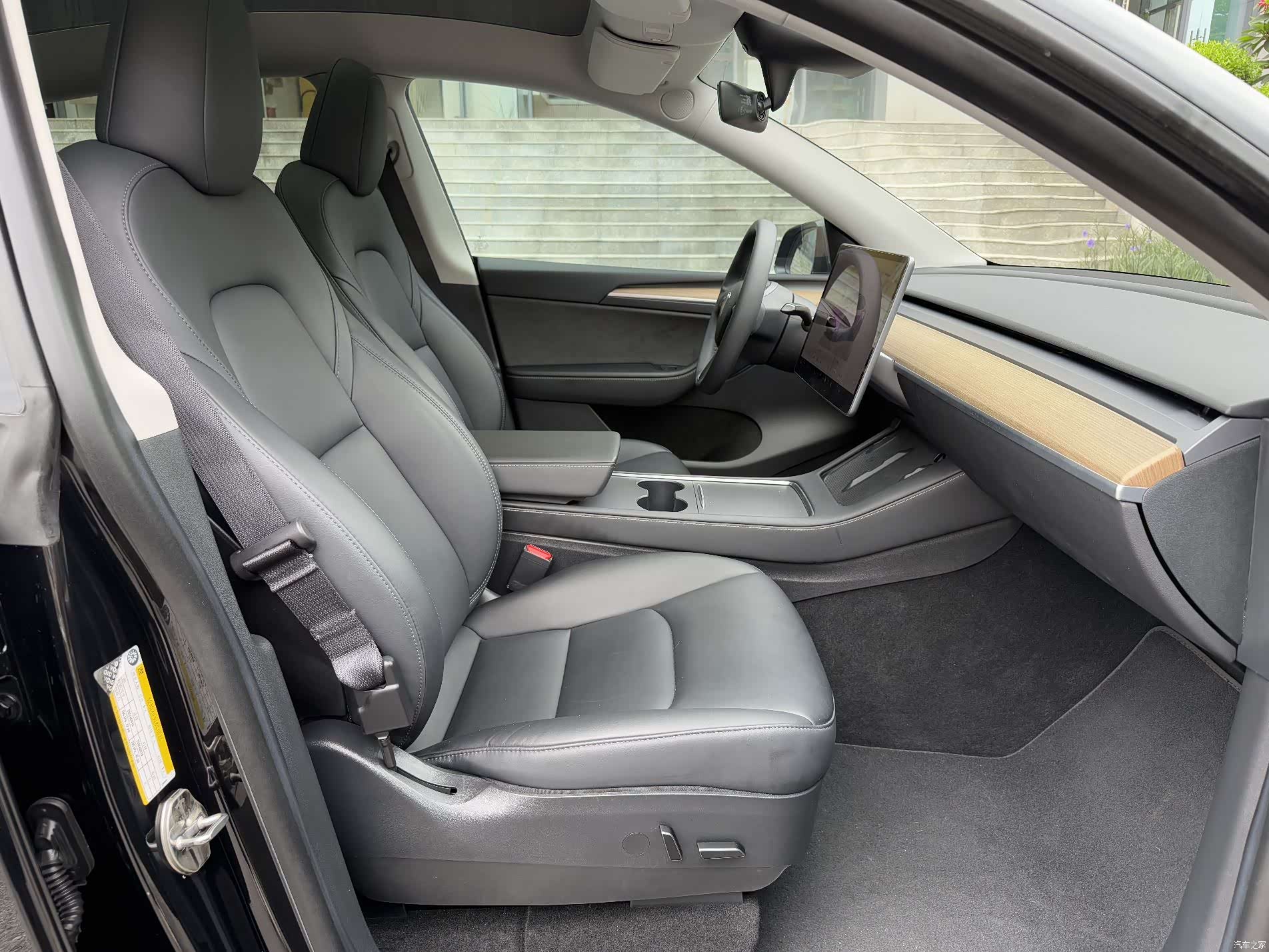Tesla Model Y, 2022 12