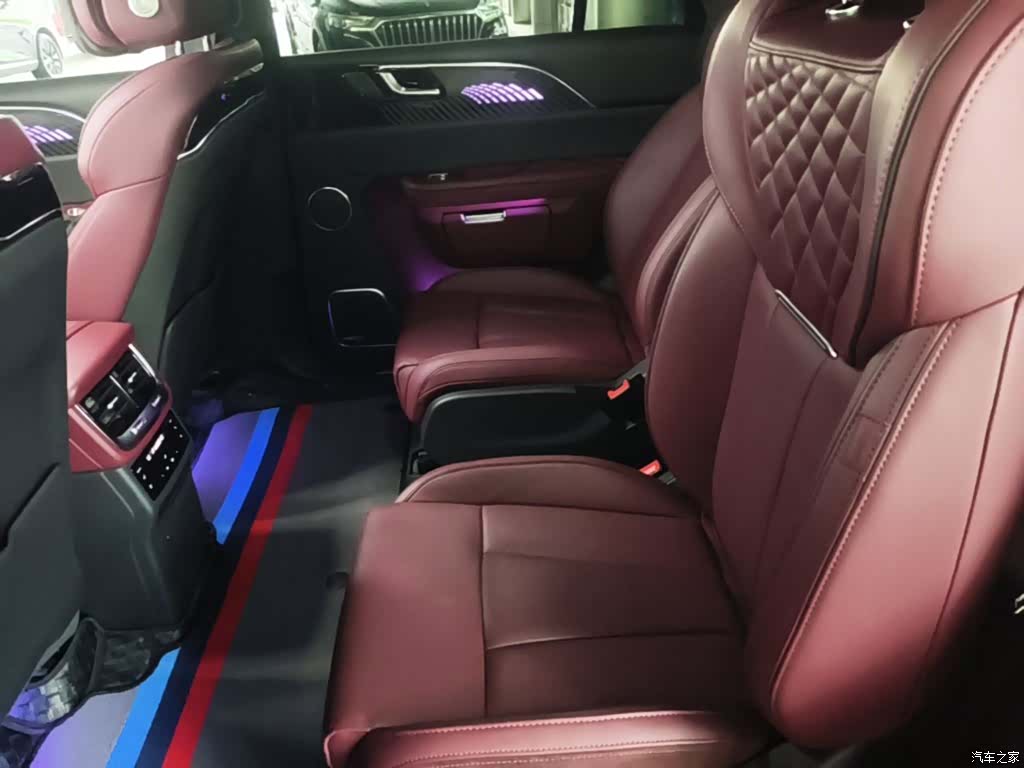 Hongqi E-HS9, 2023 17