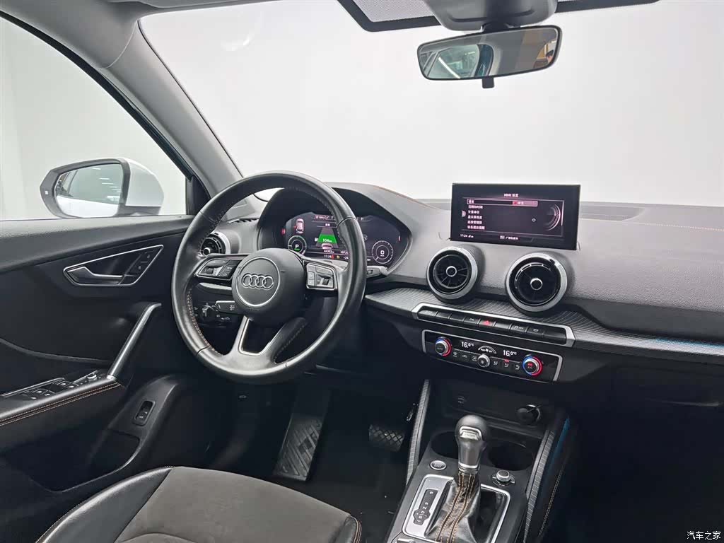 Audi e-tron, 2022 24