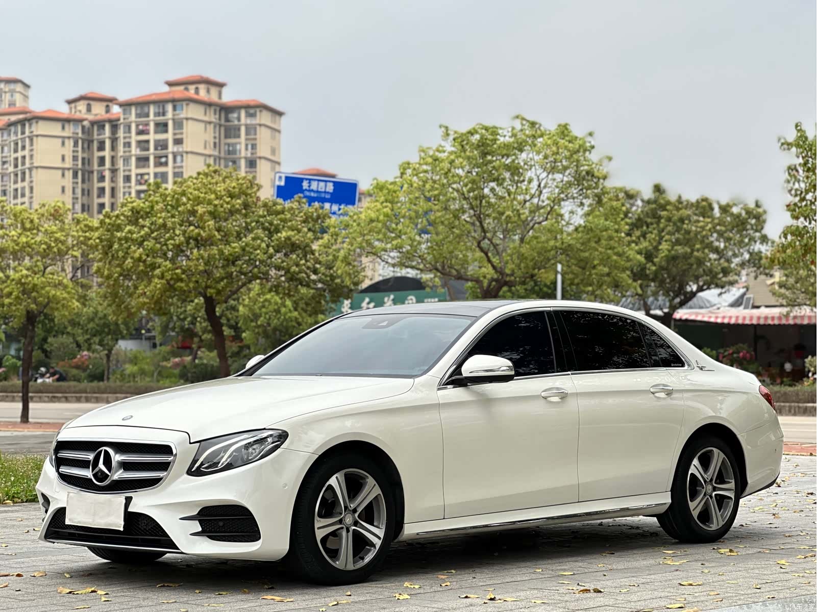 Mercedes-Benz E-Class, 2017 1