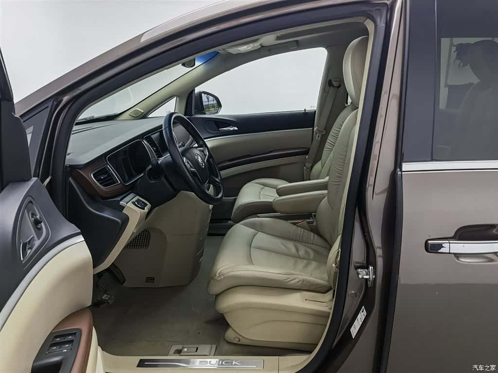 Buick GL8, 2018 10