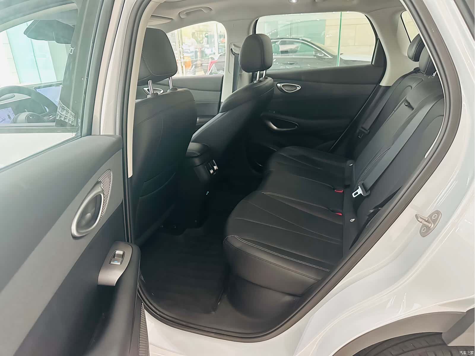 BYD HiAce, 2025 8
