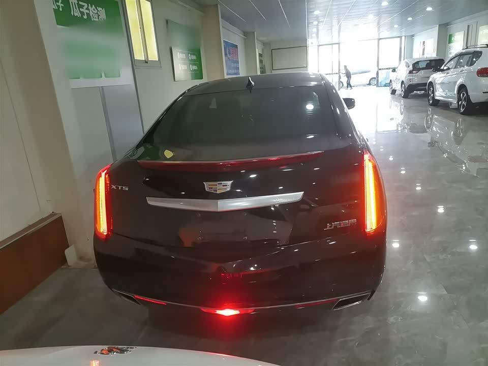 Cadillac XTS