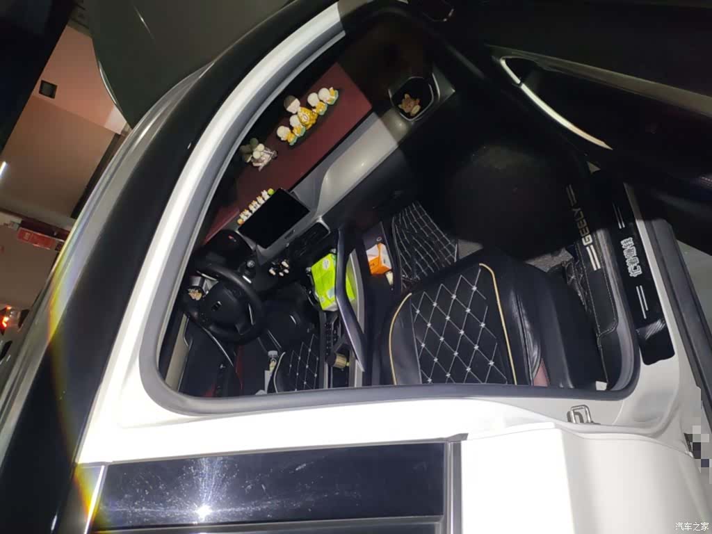 Geely Coolray, 2021 20